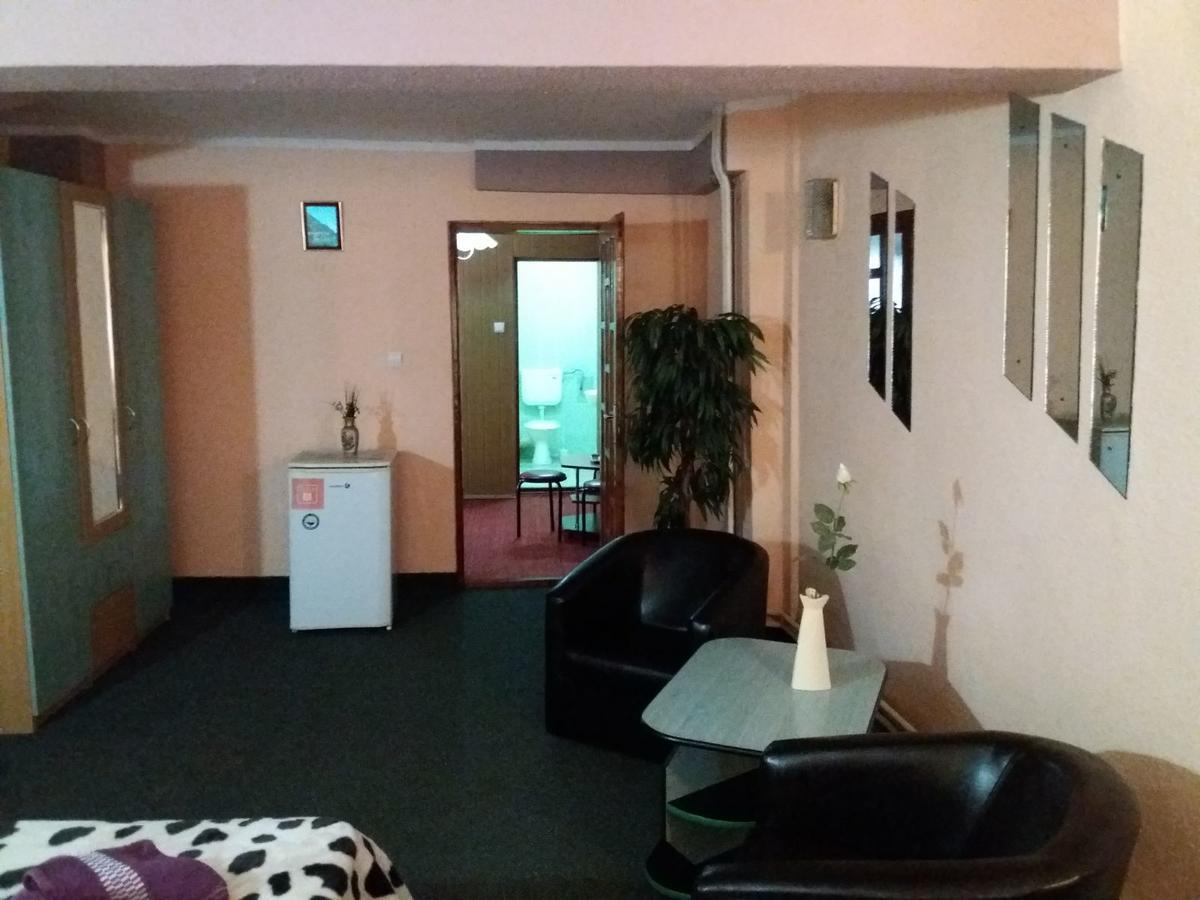 Cabana Pensiune La Brazi Vulcan  Екстер'єр фото